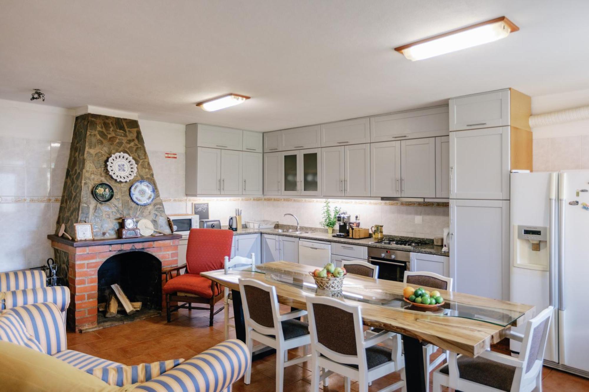 R3 - Guesthouse Travessa Da Arieira Aguda (Leiria) Екстер'єр фото