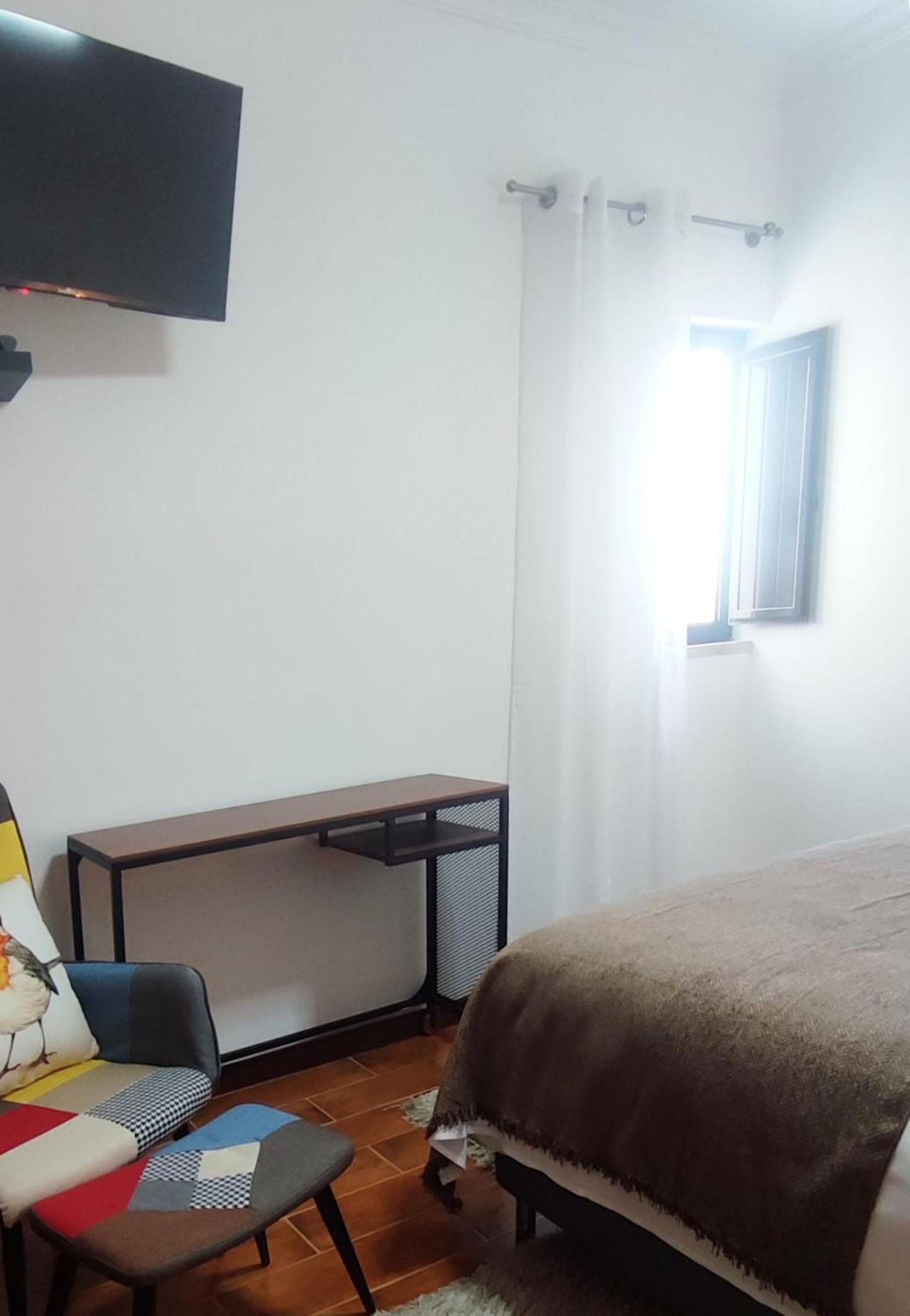 R3 - Guesthouse Travessa Da Arieira Aguda (Leiria) Екстер'єр фото