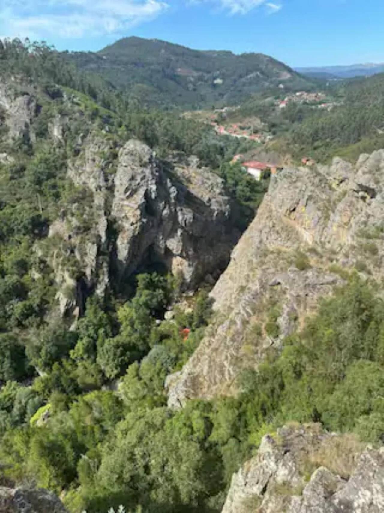 R3 - Guesthouse Travessa Da Arieira Aguda (Leiria) Екстер'єр фото